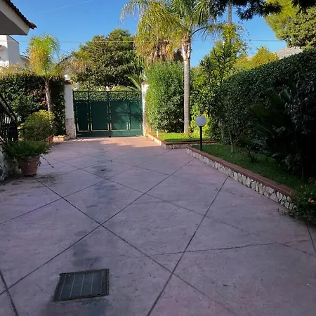 Semesterbostad Fugari Mondello *