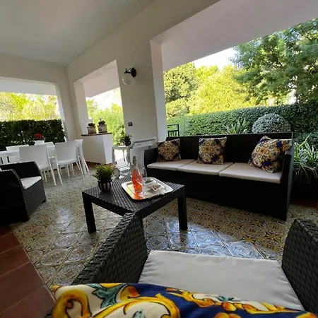 Fugari Mondello Semesterbostad